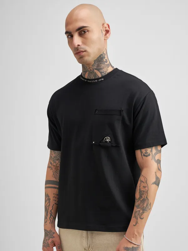 Men Embroidered Round Neck T-Shirt