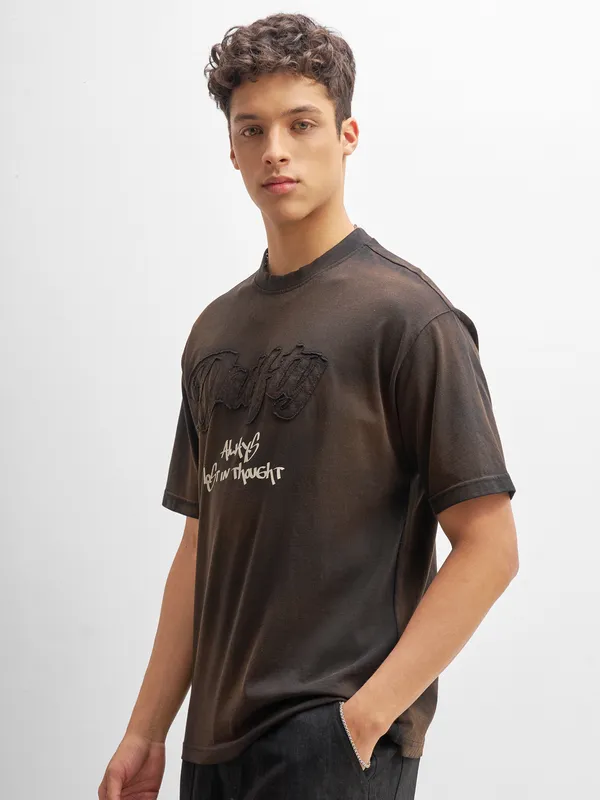 Men Applique Round Neck T-Shirt