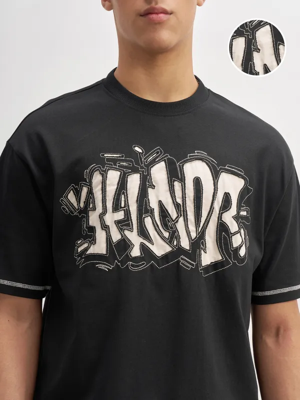 Highlander Men Black Embroidered Round Neck T-Shirt