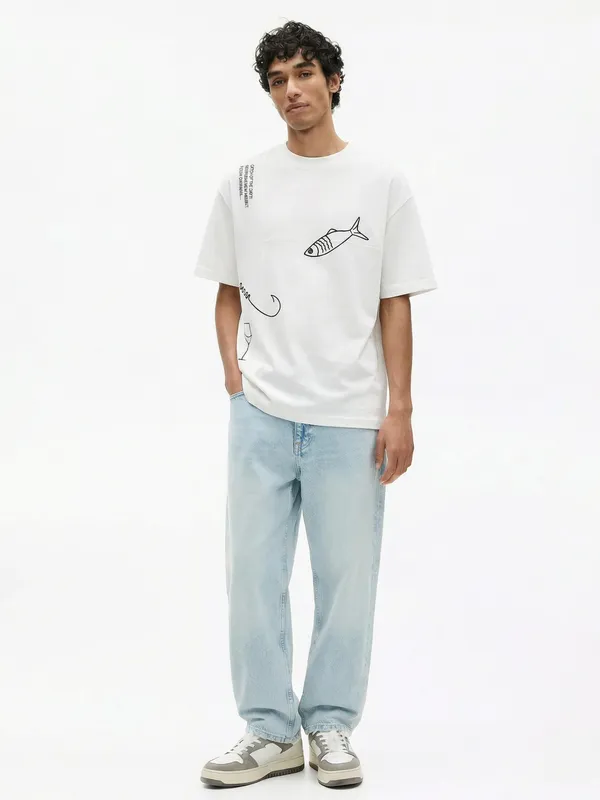 Highlander Men White Embroidered Round Neck T-Shirt