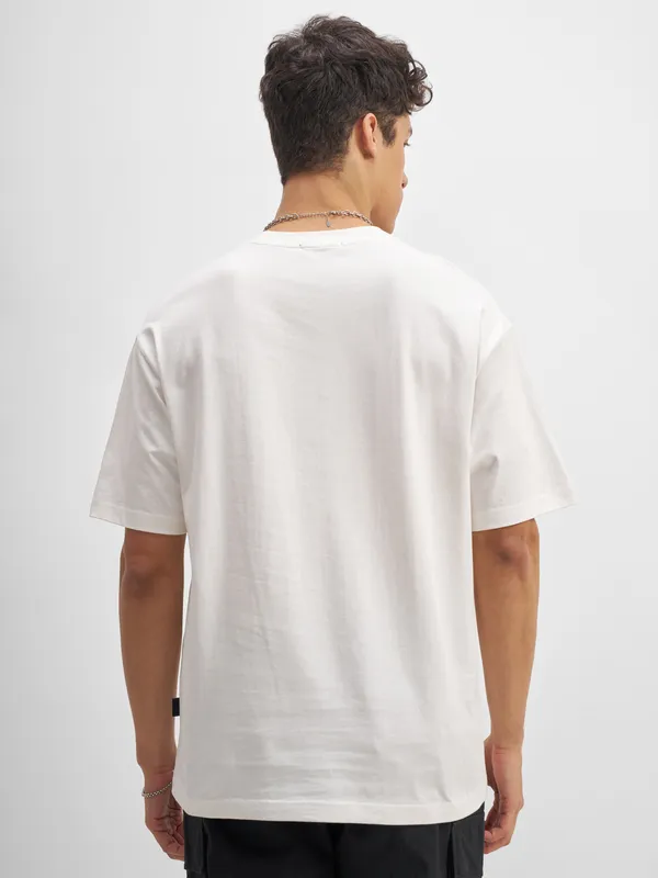 Men Embroidered Round Neck T-Shirt