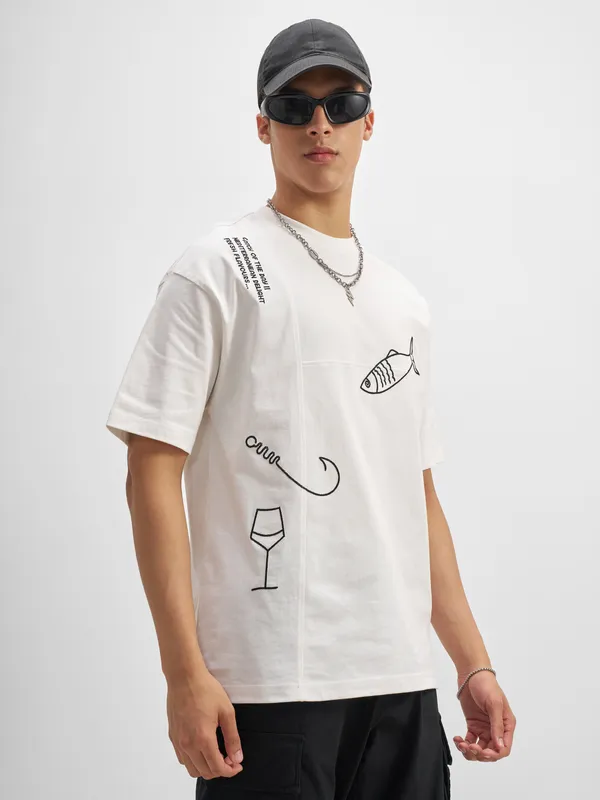 Men Embroidered Round Neck T-Shirt