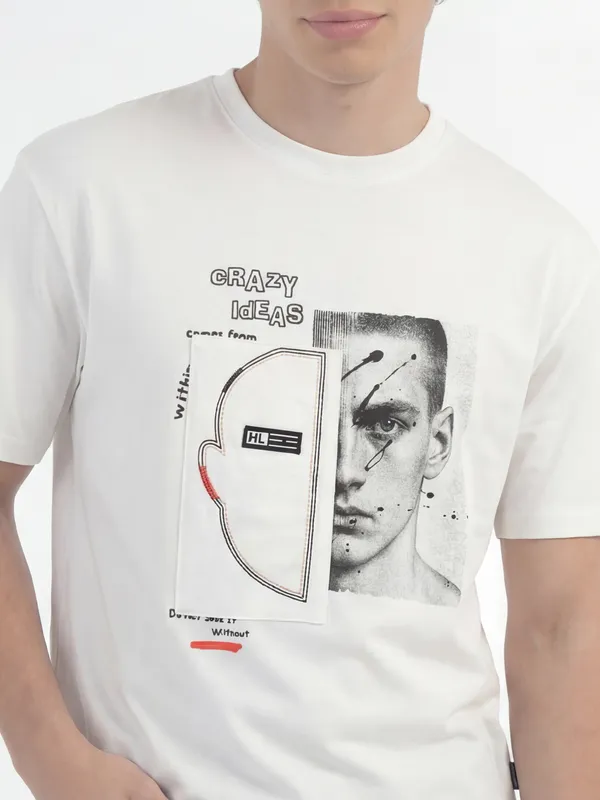 Highlander Men White Applique Round Neck T-Shirt