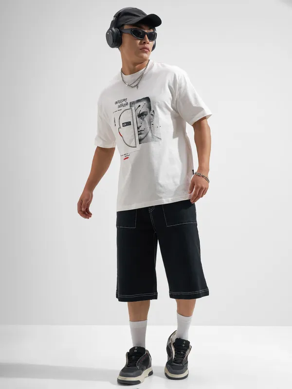 Highlander Men White Applique Round Neck T-Shirt