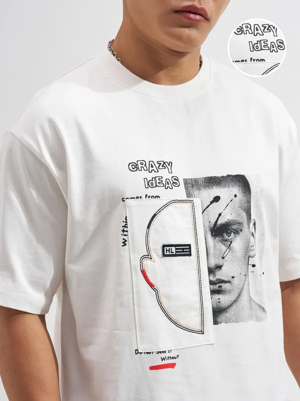 Highlander Men White Applique Round Neck T-Shirt