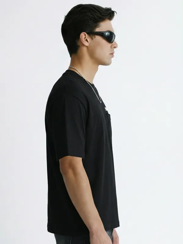 Men Solid Round Neck T-Shirt