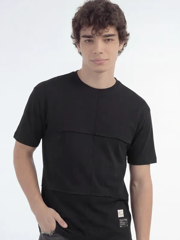 Highlander Men Black Solid Round Neck T-Shirt