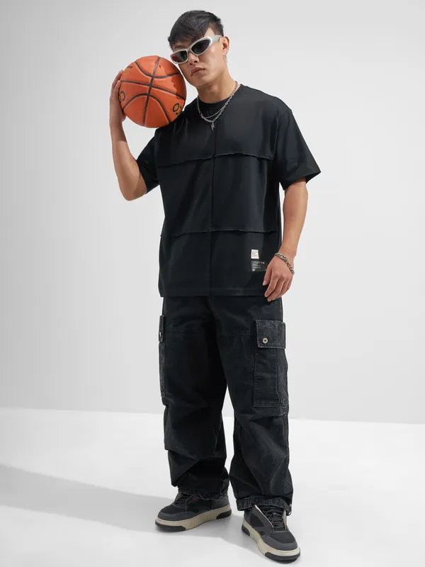 Highlander Men Black Solid Round Neck T-Shirt