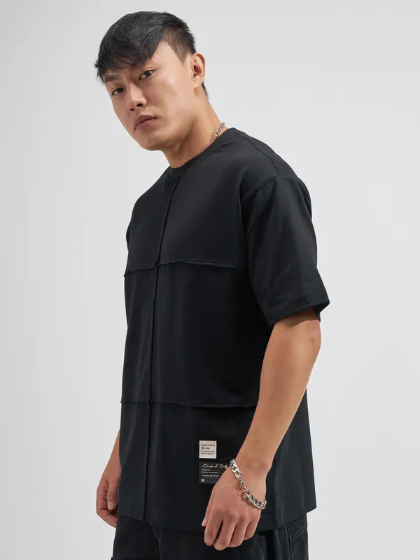 Highlander Men Black Solid Round Neck T-Shirt