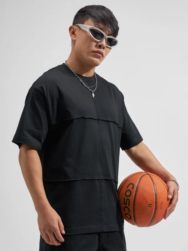 Highlander Men Black Solid Round Neck T-Shirt