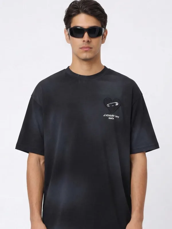 Highlander Men Black Embroidered Round Neck T-Shirt