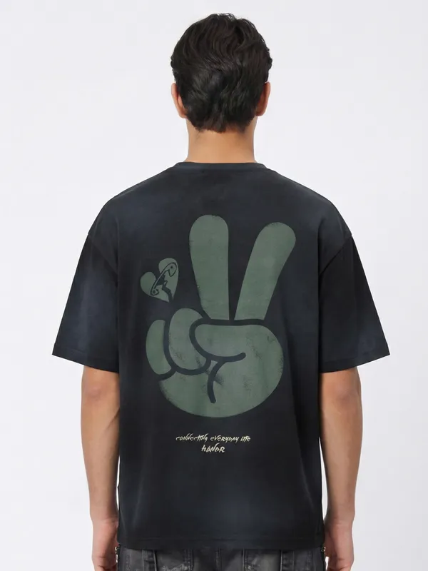 Highlander Men Black Embroidered Round Neck T-Shirt