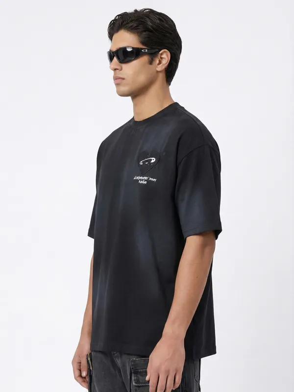 Highlander Men Black Embroidered Round Neck T-Shirt