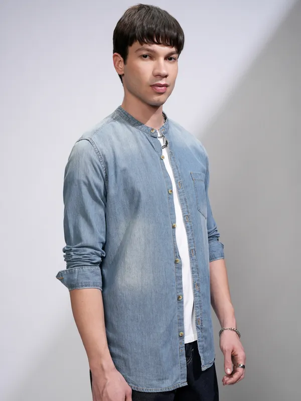  Highlander Men Blue Faded Slim Fit Casual Shirts