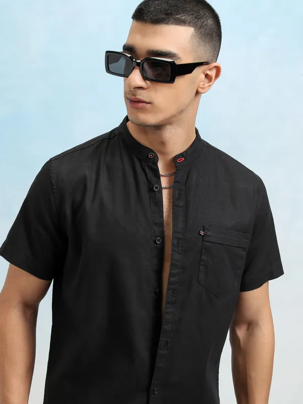  Highlander Men Black Solid Slim Fit Casual Shirts