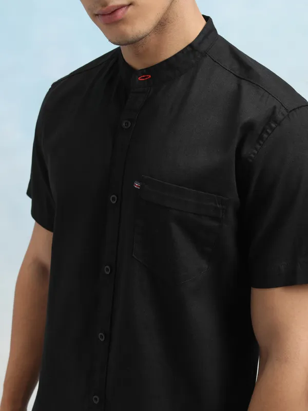  Highlander Men Black Solid Slim Fit Casual Shirts