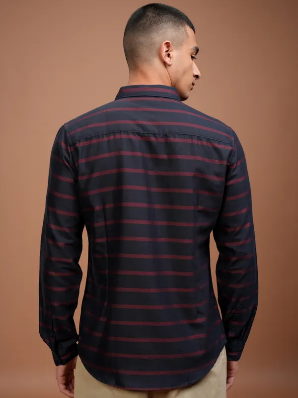  Highlander Men Navy Blue Striped Slim Fit Casual Shirts