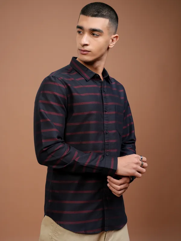  Highlander Men Navy Blue Striped Slim Fit Casual Shirts