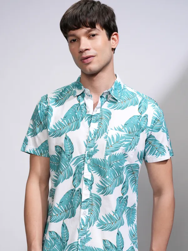 Men Slim Fit Casual Shirt