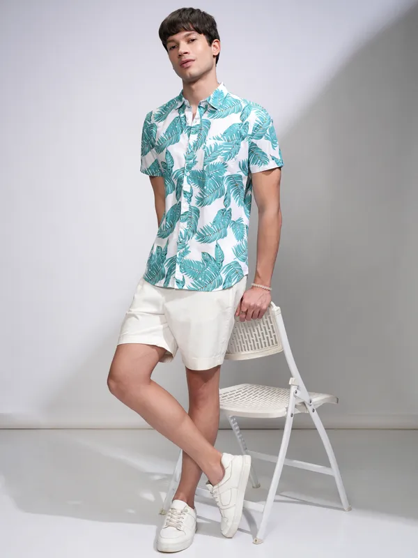 Men Slim Fit Casual Shirt