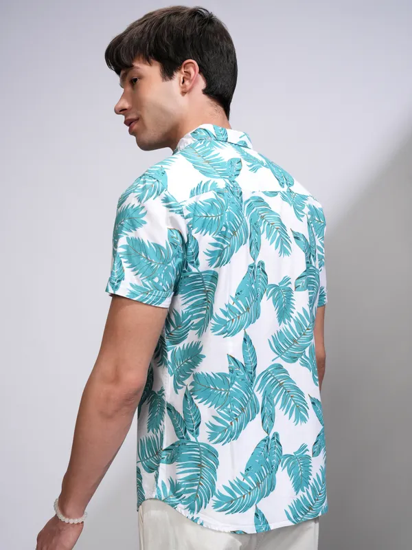 Men Slim Fit Casual Shirt