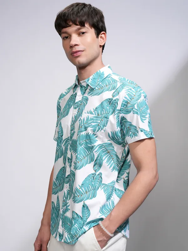 Men Slim Fit Casual Shirt