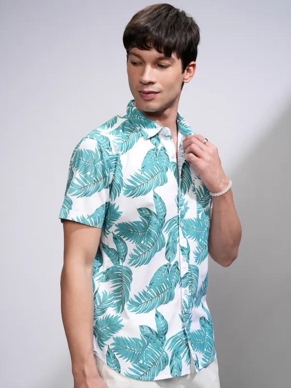 Men Slim Fit Casual Shirt