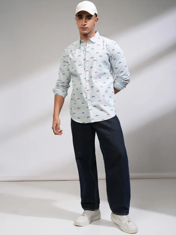 Men Slim Fit Casual Shirt