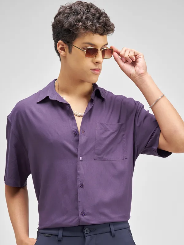 Highlander Men Purple Solid Relaxed Fit Casual Shirt