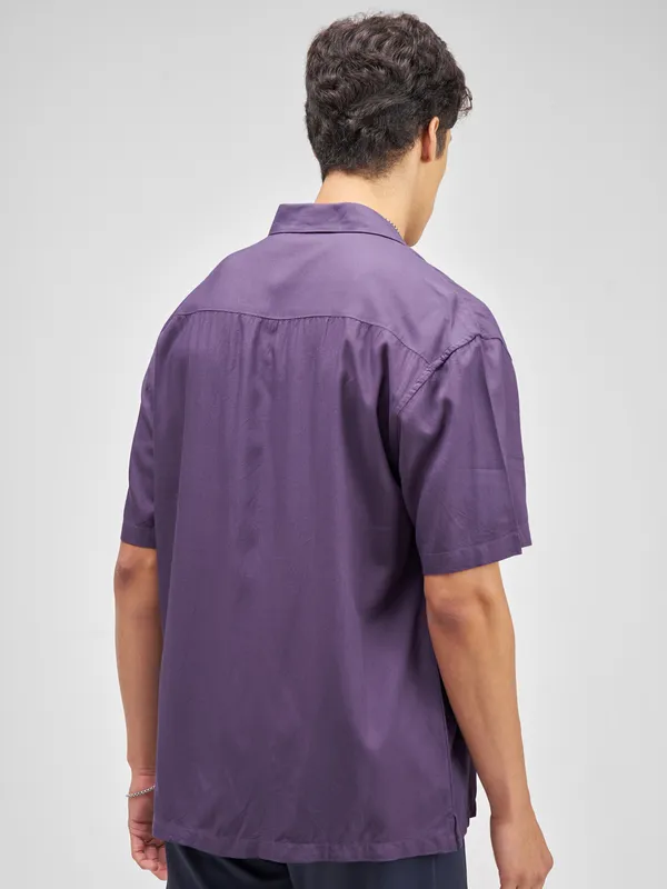 Highlander Men Purple Solid Relaxed Fit Casual Shirt
