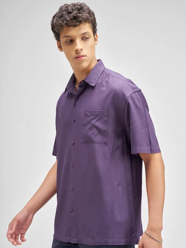 Highlander Men Purple Solid Relaxed Fit Casual Shirt