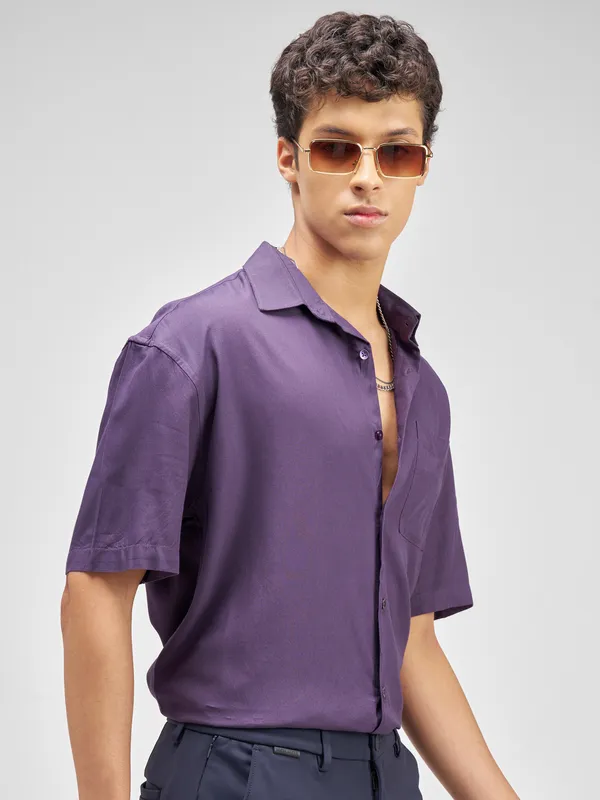 Highlander Men Purple Solid Relaxed Fit Casual Shirt