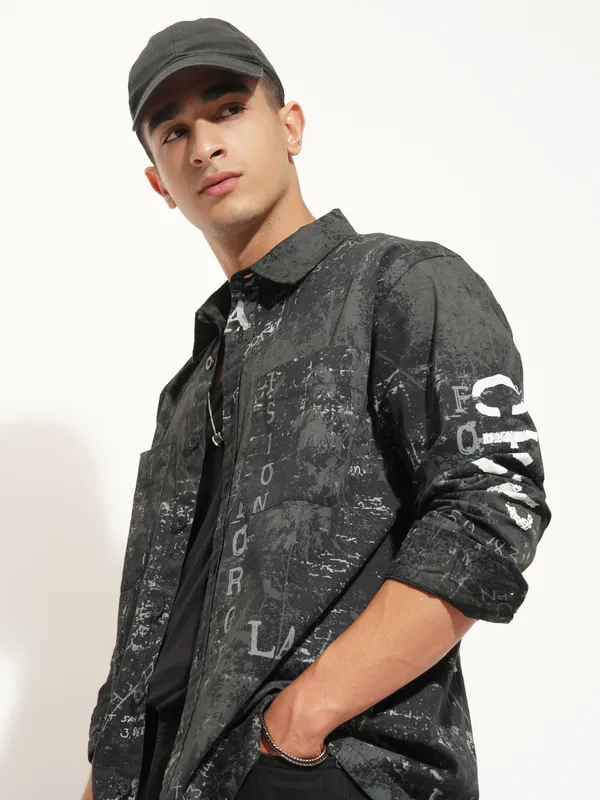 Men Relaxed Fit Casual Shirt