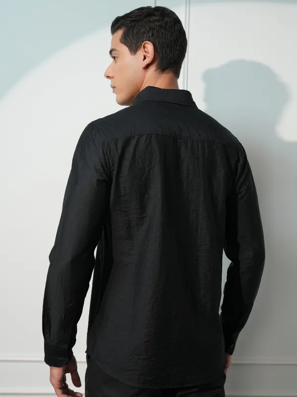 Highlander Men Black Solid Slim Fit Casual Shirt