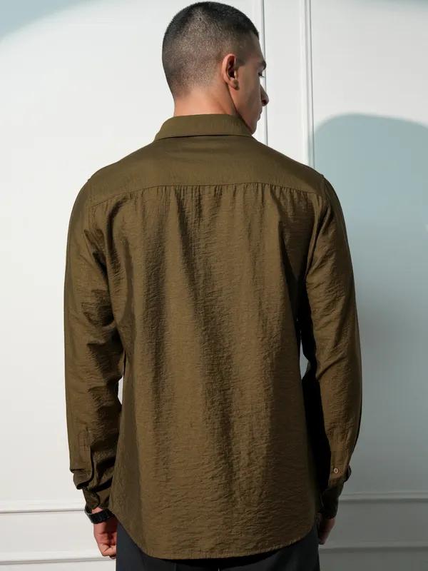 Highlander Men Brown Solid Slim Fit Casual Shirt