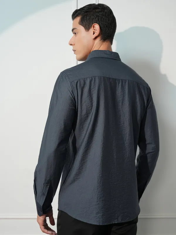 Highlander Men Blue Solid Slim Fit Casual Shirt