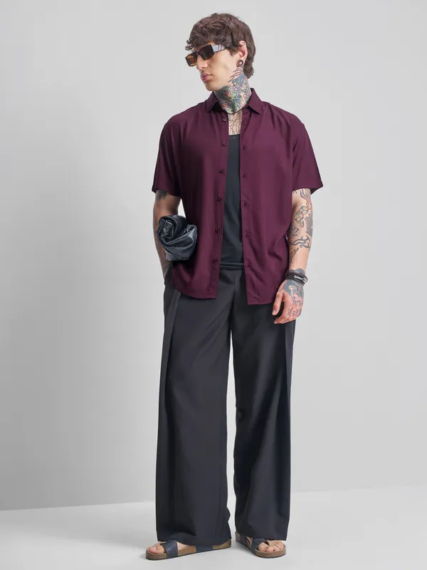 Highlander Men Burgundy Solid Relaxed Fit Casual Shirt