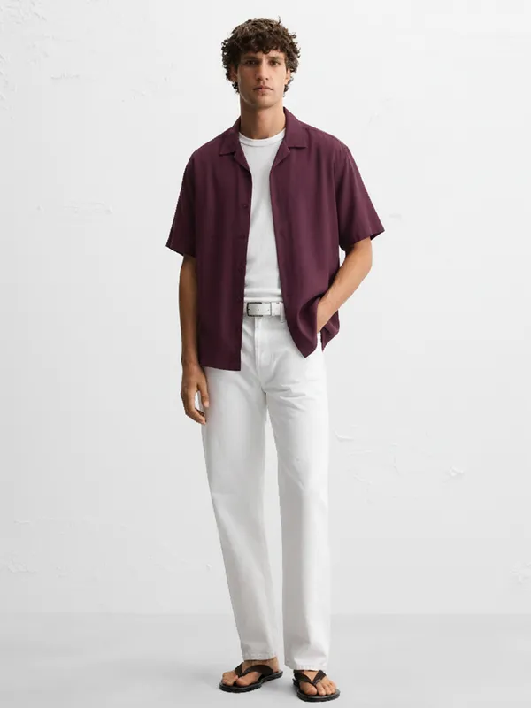 Highlander Men Maroon Solid Relaxed Fit Casual Shirt