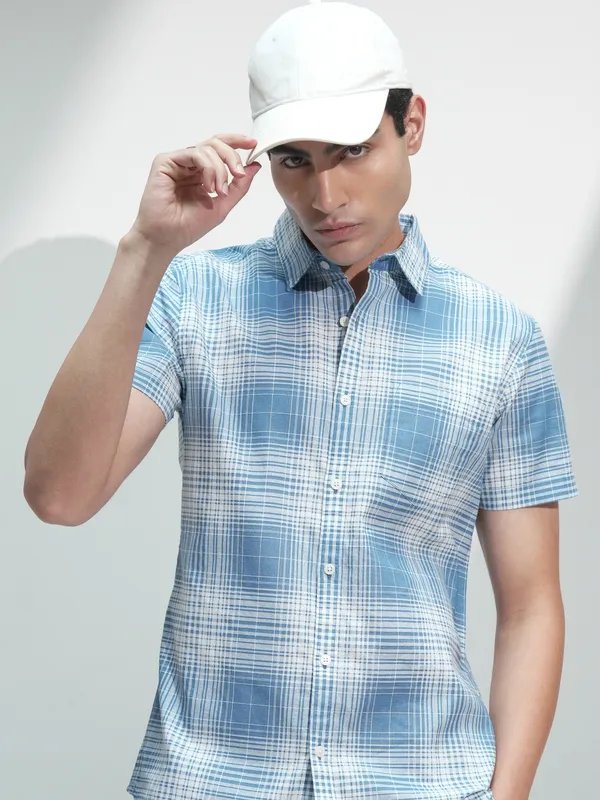 Highlander Men Blue Checked Regular Fit Casual Shirt