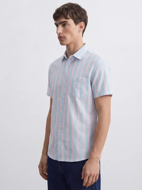 Highlander Men Blue Striped Regular Fit Casual Shirt