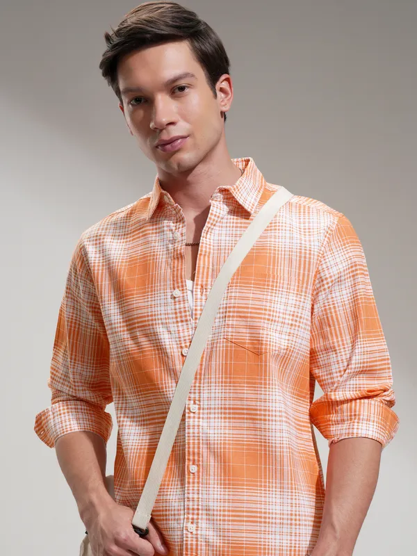 Highlander Men Orange Checked Regular Fit Casual Shirt