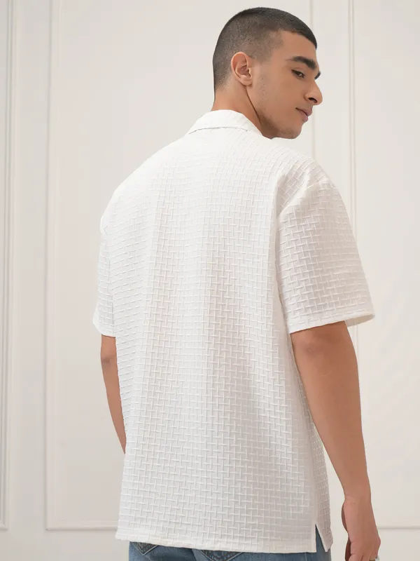 Highlander Men White Self Design Relaxed Fit Casual Shirt