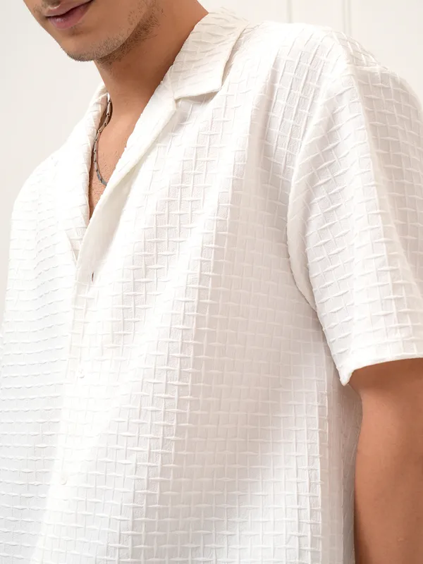 Highlander Men White Self Design Relaxed Fit Casual Shirt