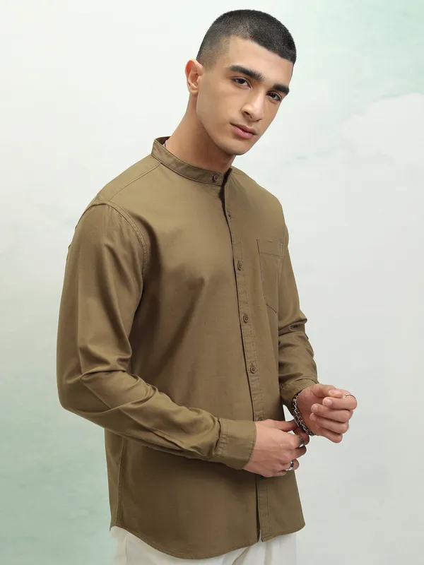 Highlander Men Khaki Solid Regular Fit Casual Shirt