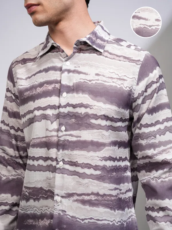 Highlander Men Grey Abstract Regular Fit Casual Shirt