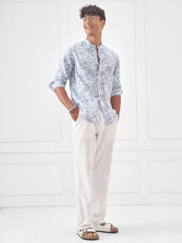 Highlander Men Blue Printed Regular Fit Casual Shirt