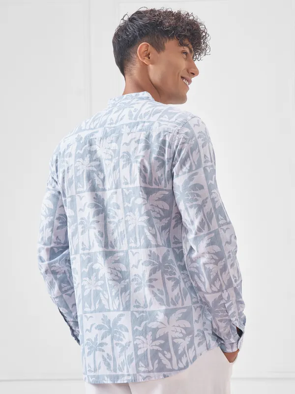 Highlander Men Blue Printed Regular Fit Casual Shirt