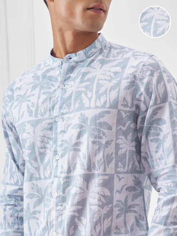 Highlander Men Blue Printed Regular Fit Casual Shirt
