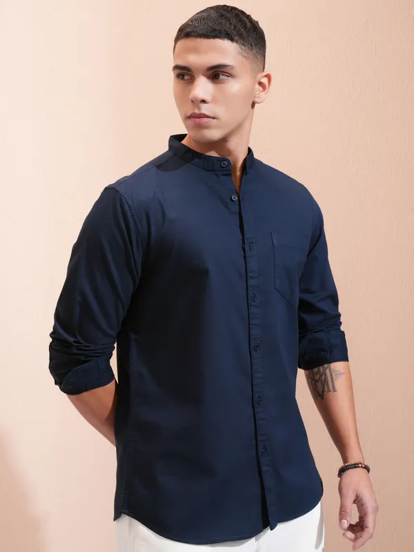 Highlander Men Navy Blue Solid Regular Fit Casual Shirt