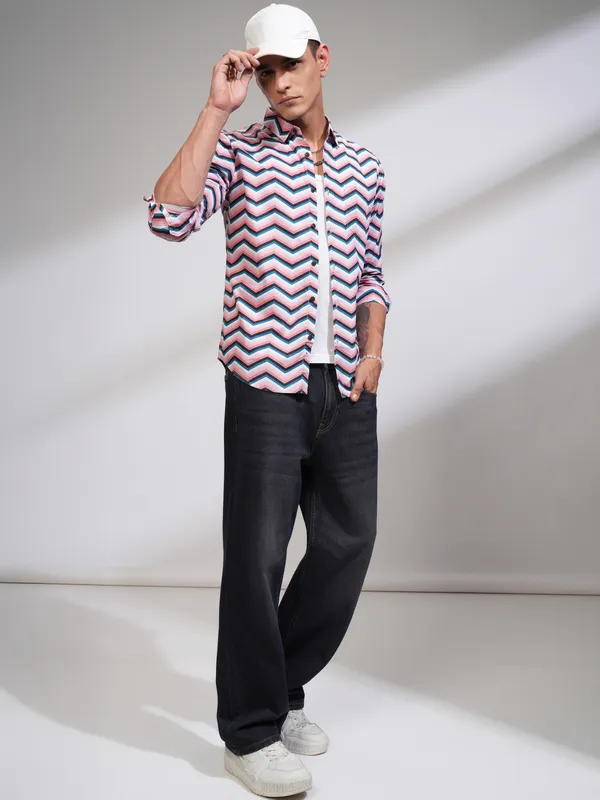 Highlander Men Pink Printed Slim Fit Casual Shirt